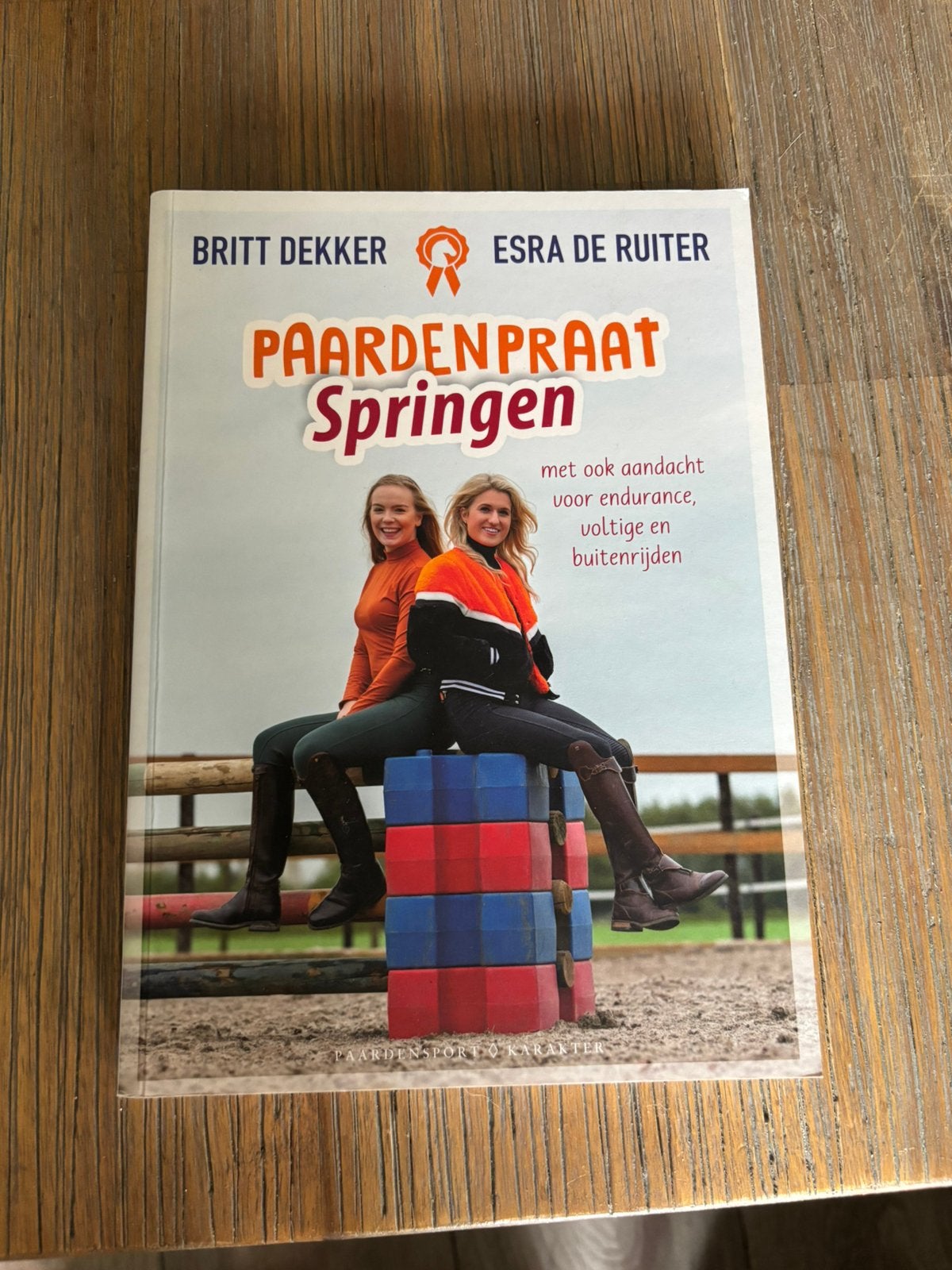 Paardenpraat springen boek, Ophalen of Verzenden, Gelezen
