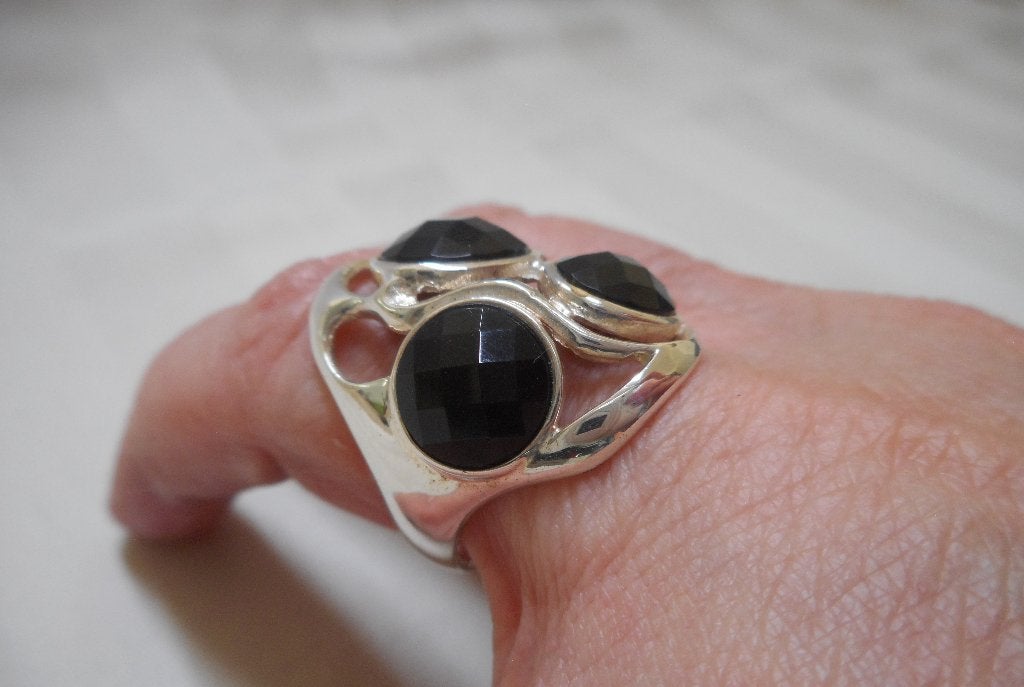 Zilveren ring met zwarte stenen maat 18.25 nr.1284, 18 tot 19, Verzenden, Zo goed als nieuw, Dame