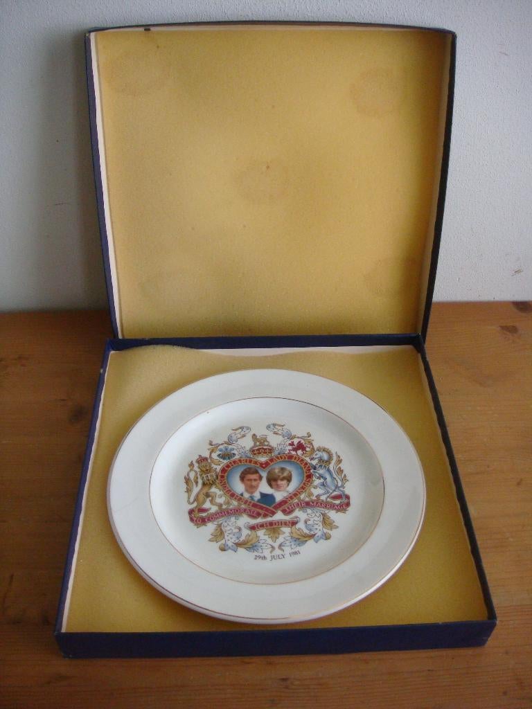 Charles / Diana herdenkingsbord van Wedgwood, Verzamelen, Koninklijk Huis en Royalty, Ophalen of Verzenden, Nieuw, Buitenland