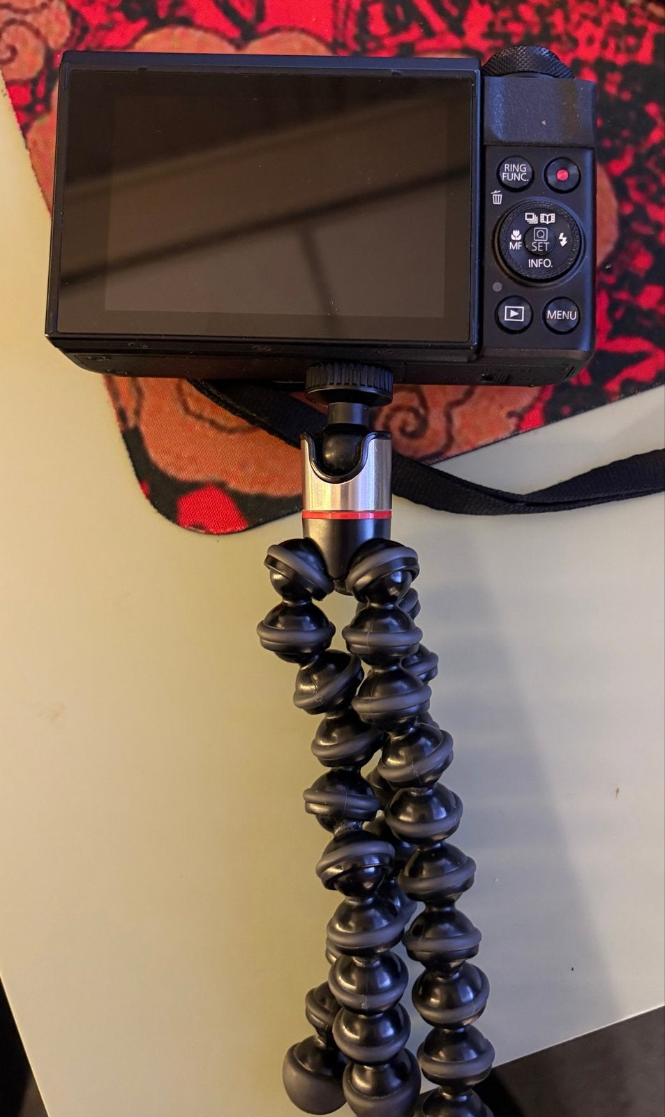 Foto 4 van Canon PowerShot G7X Mark II