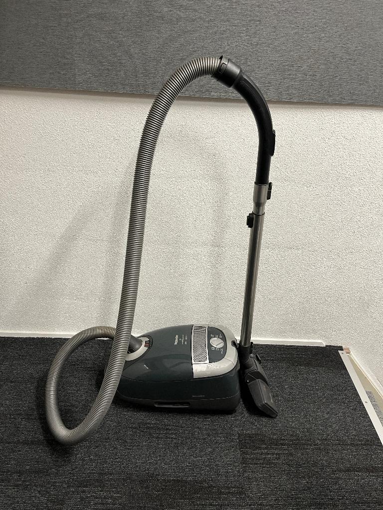 Miele Parkett & Co 5000 stofzuiger . 2200 watt !, Witgoed en Apparatuur, Stofzuigers, Gebruikt, Sledestofzuiger, Miele, 2000 watt of meer