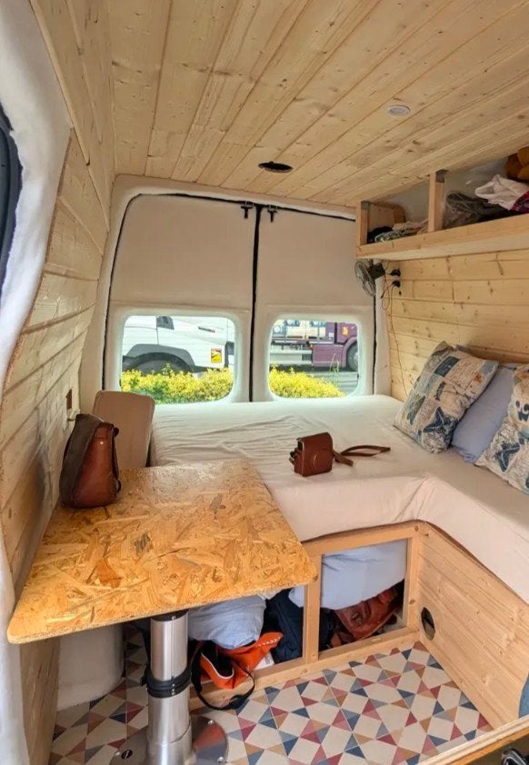 Zelfbouw Stealth Camper Ford Transit 2014, Chemisch toilet, Buscamper of Camperbus, Ford, Particulier
