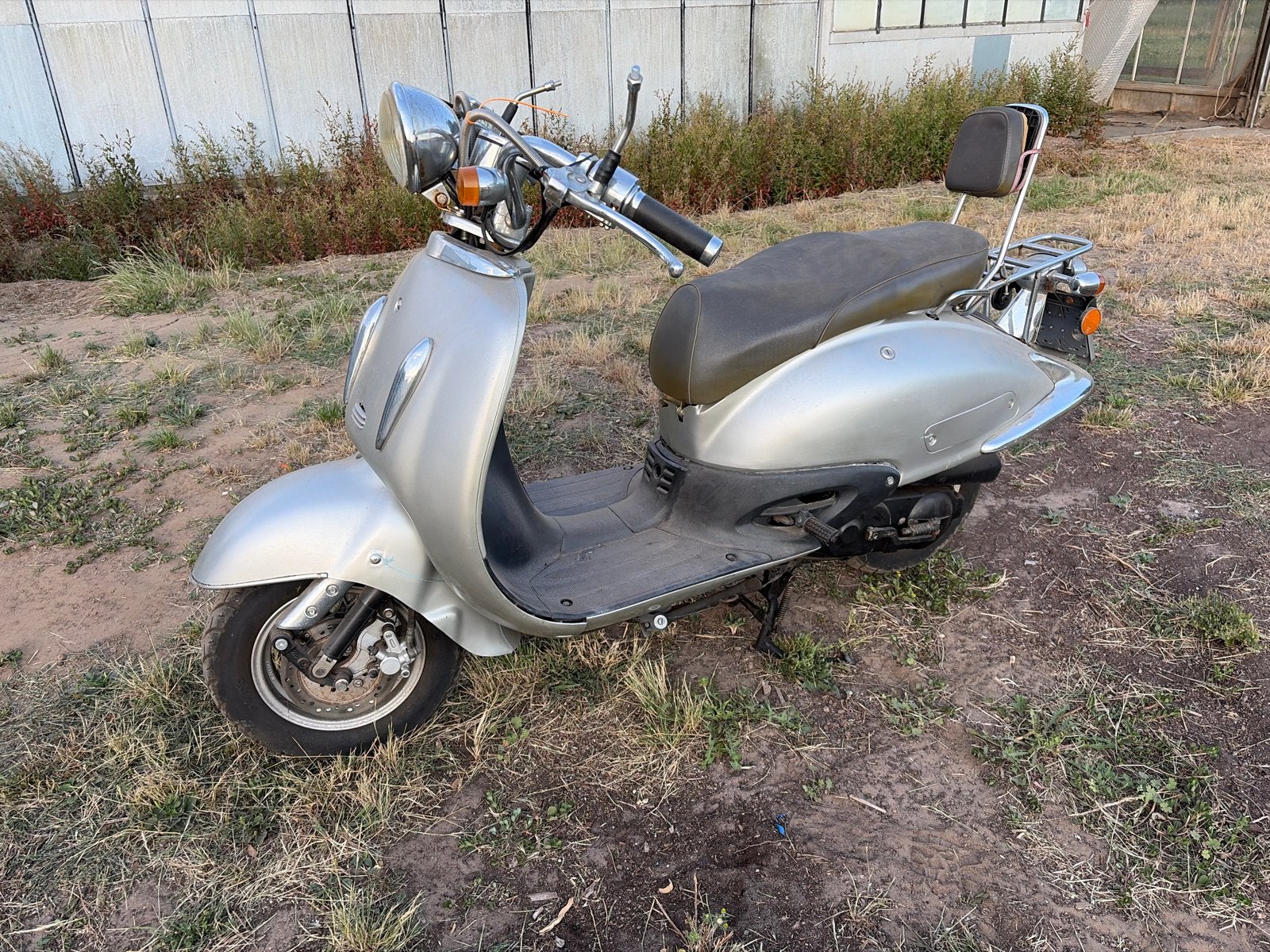 zilveren scooter, ying yang, Ophalen, Gebruikt, Benzine, Overige merken