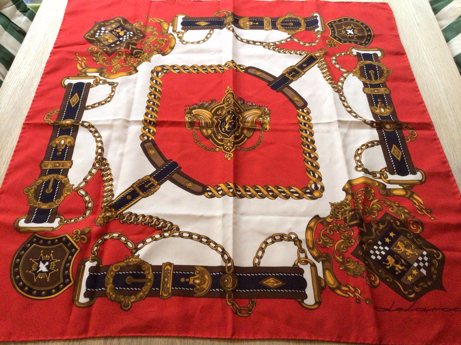 Vintage sjaal met gespen en kettingen, Delarocke, Ophalen of Verzenden, Zo goed als nieuw, Maat 46/48 (XL) of groter, Sjaal