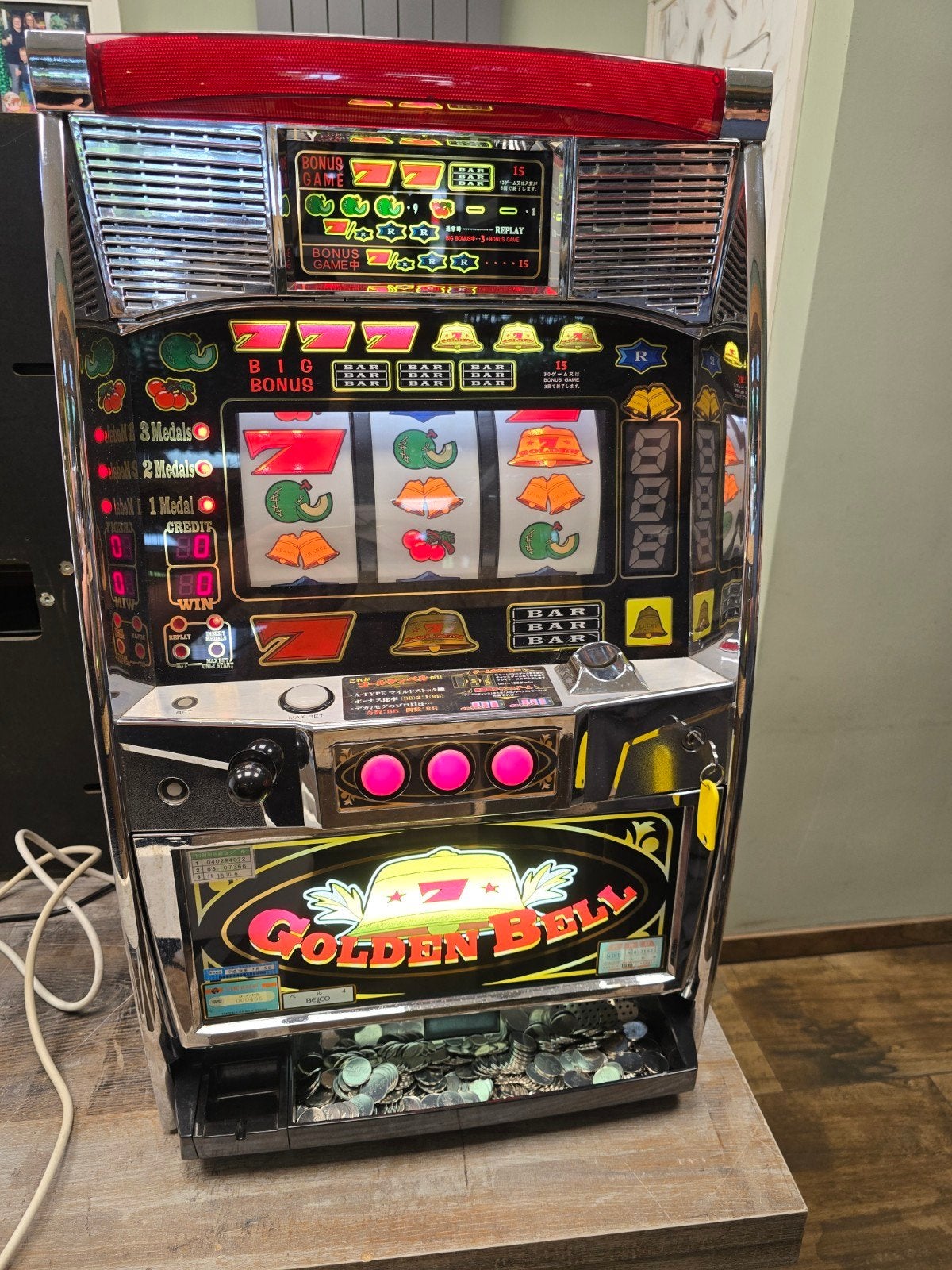 Japanse gokkast, Golden Bell model, Verzamelen, Automaten | Gokkasten en Fruitautomaten, Euro, Ophalen, Gebruikt