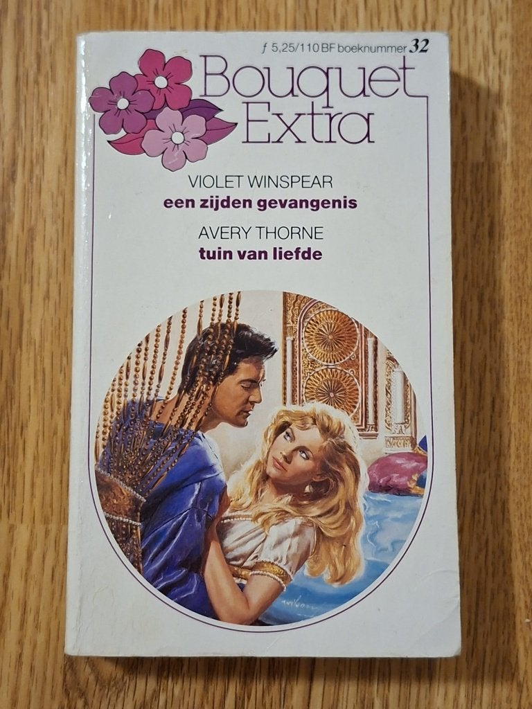 Pocket : Harlequin Bouquet Extra nr. 32 !!, Ophalen of Verzenden, Gelezen