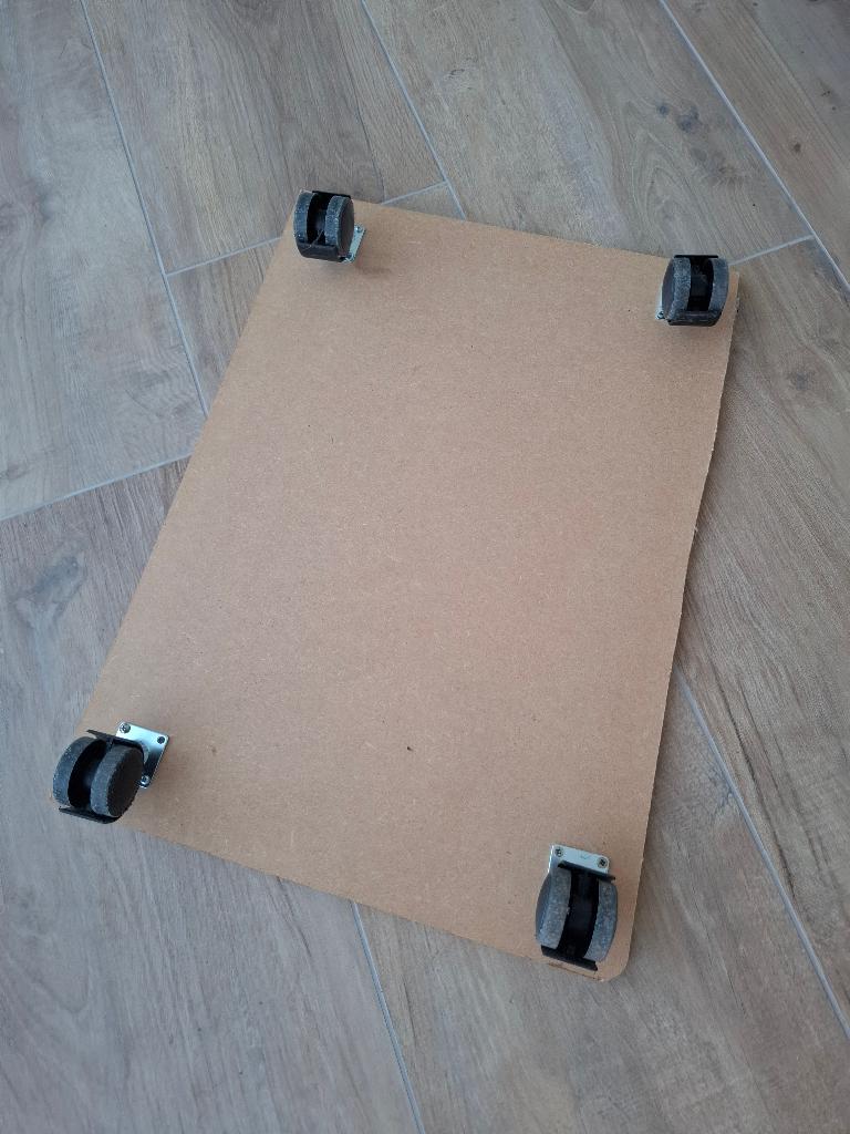 Verrijdbare plank / meubelroller op wielen – ca. 43 x 61 cm, Gebruikt, Minder dan 25 mm, Ophalen of Verzenden, Plank