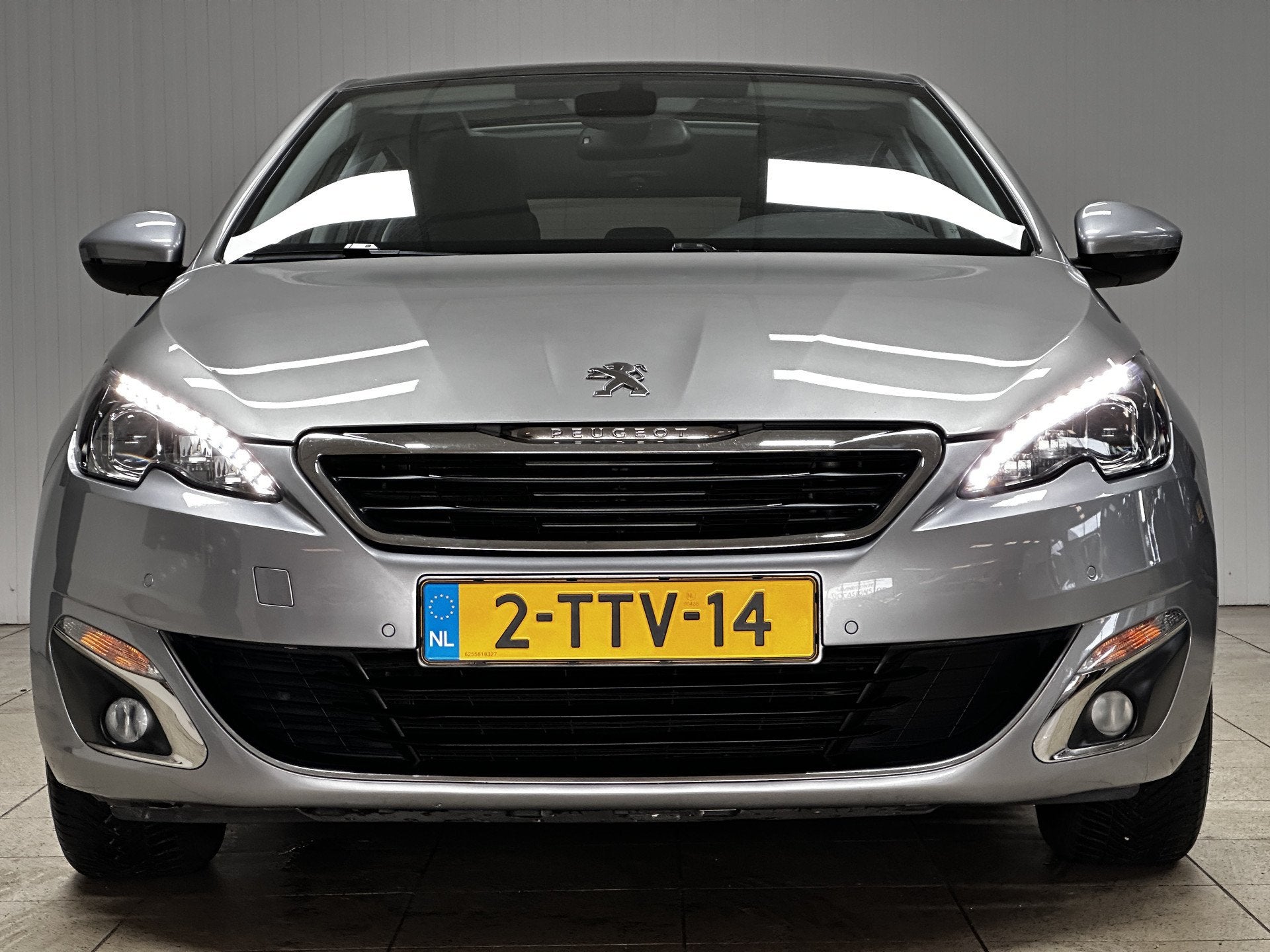 Peugeot 308 1.6 THP Première/ Trekhaak/ Panorama-Dak/ Keyle, Voorwielaandrijving, Euro 5, Stof, Zwart