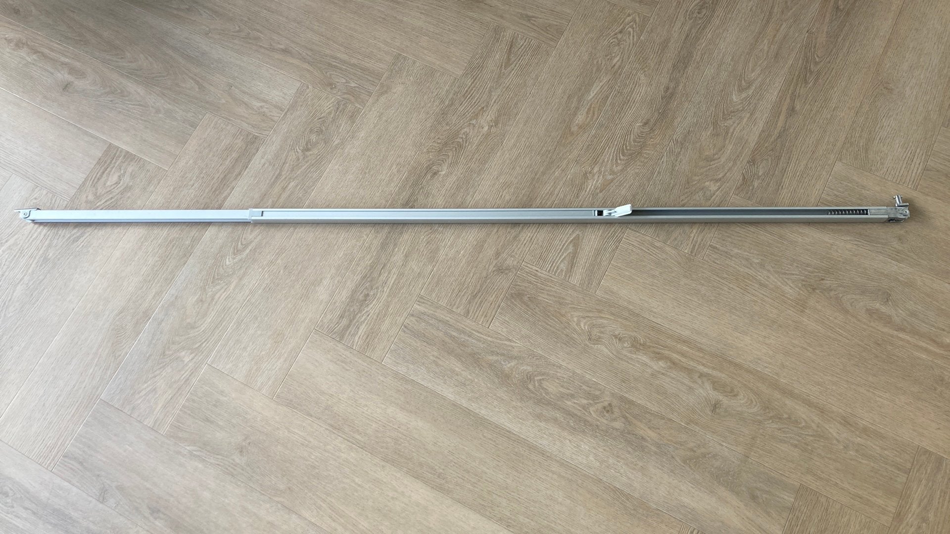 Staander voor een cassette luifel thule omnistore, Ophalen, Zo goed als nieuw