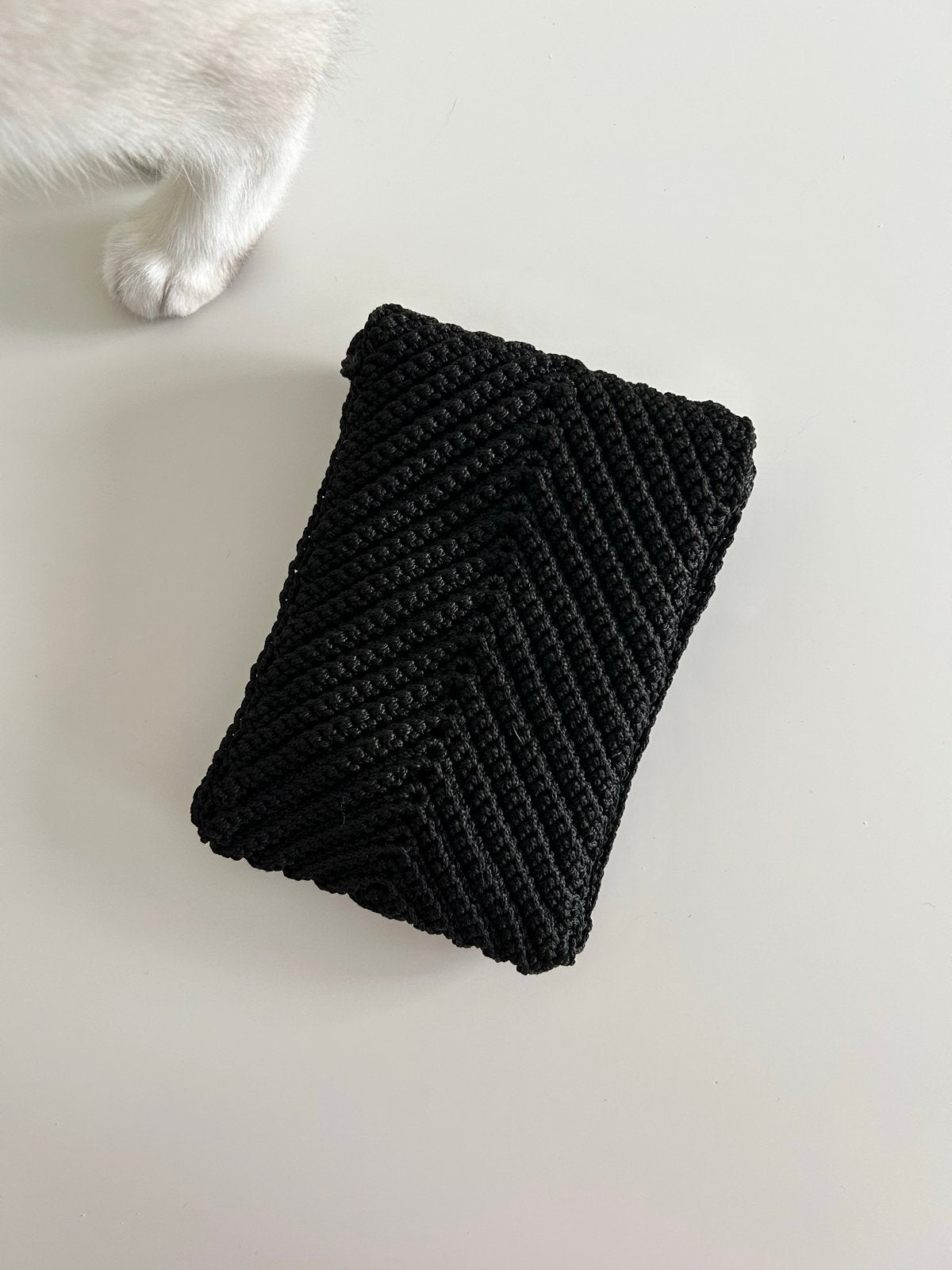 Zwart gehaakt telefoonhoesje met schouderband, Ophalen of Verzenden, Nieuw, Hoesje of Tasje