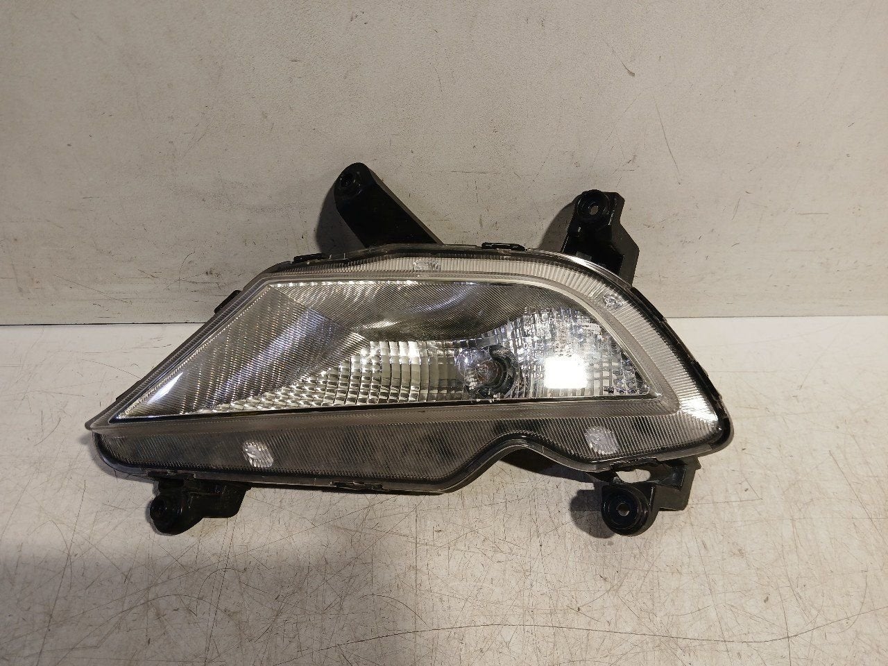 Mistlamp links Hyundai i20, Onderdelen@venauto.nl, Van der Ven Autorecycling B.V., Gebruikt, Ettenseweg 76, 4706 PB Roosendaal, The Netherlands