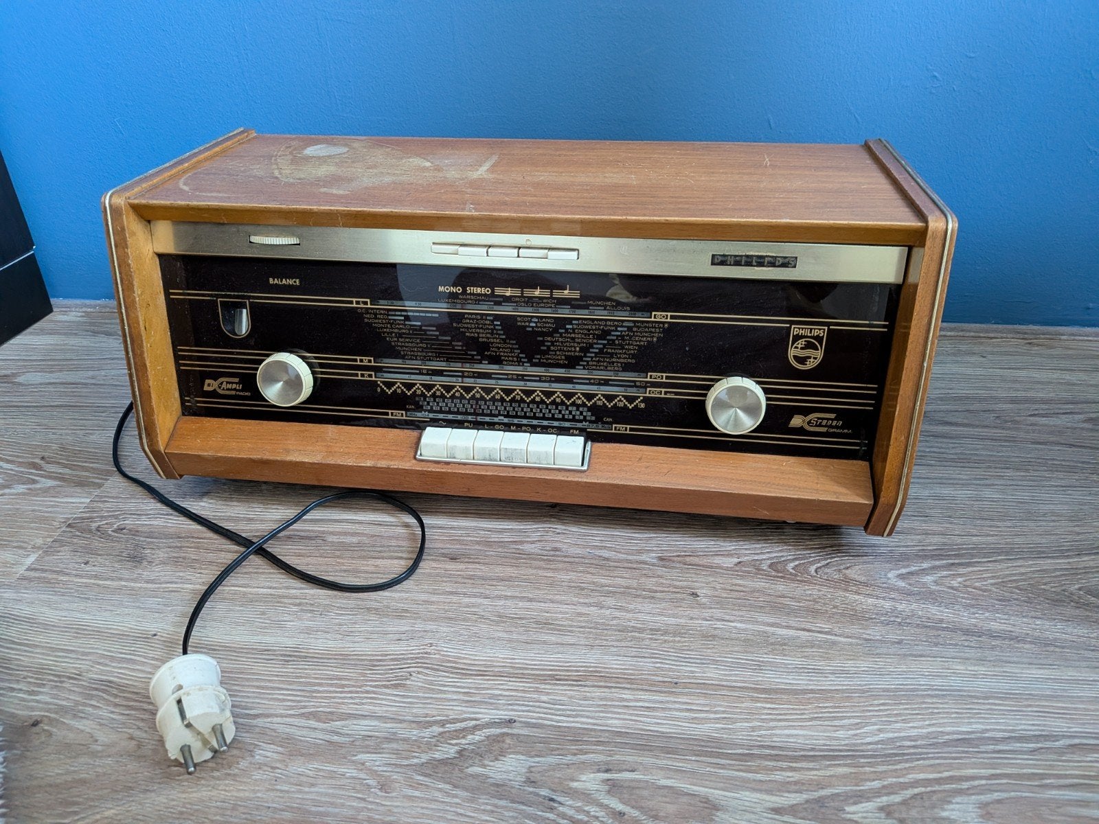 Philips buizen radio met 3,5mm jack naar PU (platenspeler), Ophalen, Gebruikt, Transistorradio