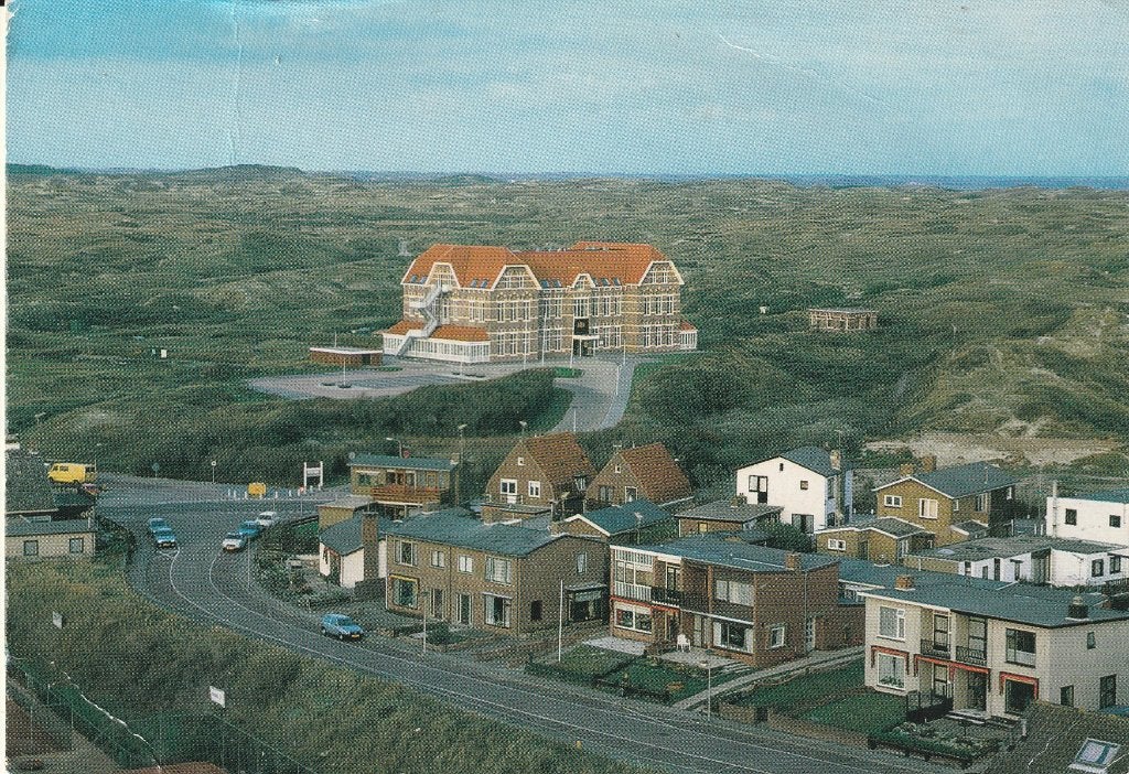Gemeentehuis Egmond, Ophalen of Verzenden, 1980 tot heden, Gelopen, Noord-Holland