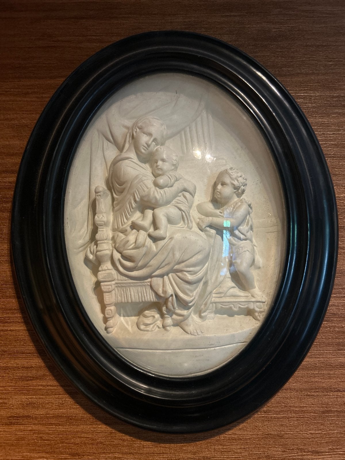 Ovaal meerschuim reliëf van Madonna met Kind en Johannes, Gips, Ophalen of Verzenden, Handgemaakt, 20 - 50 cm