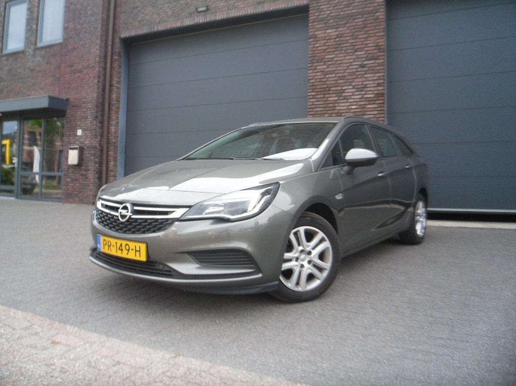 Opel Astra Sports Tourer Online Edition 146d KM Nap Clima, Auto's, Voorwielaandrijving, Traction-control, Zwart, 1178 kg