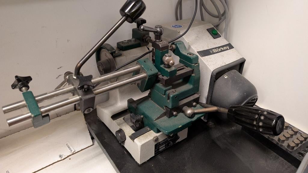 Borkey Klavier sleutelmachine - Zeer Goede Staat, Doe-het-zelf en Verbouw, Gereedschap | Overige machines, Zo goed als nieuw, Ophalen