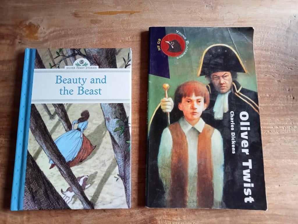 Boeken: Beauty and the Beast & Oliver Twist, Ophalen of Verzenden, Gelezen, Charles Dickens, Sprookjes