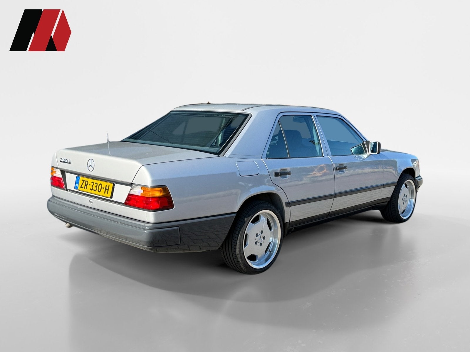 Mercedes-Benz 200-500 (W124) 230 E | Automaat | Oldtimer, Auto's, Automaat, Gebruikt, 132 pk, Bedrijf