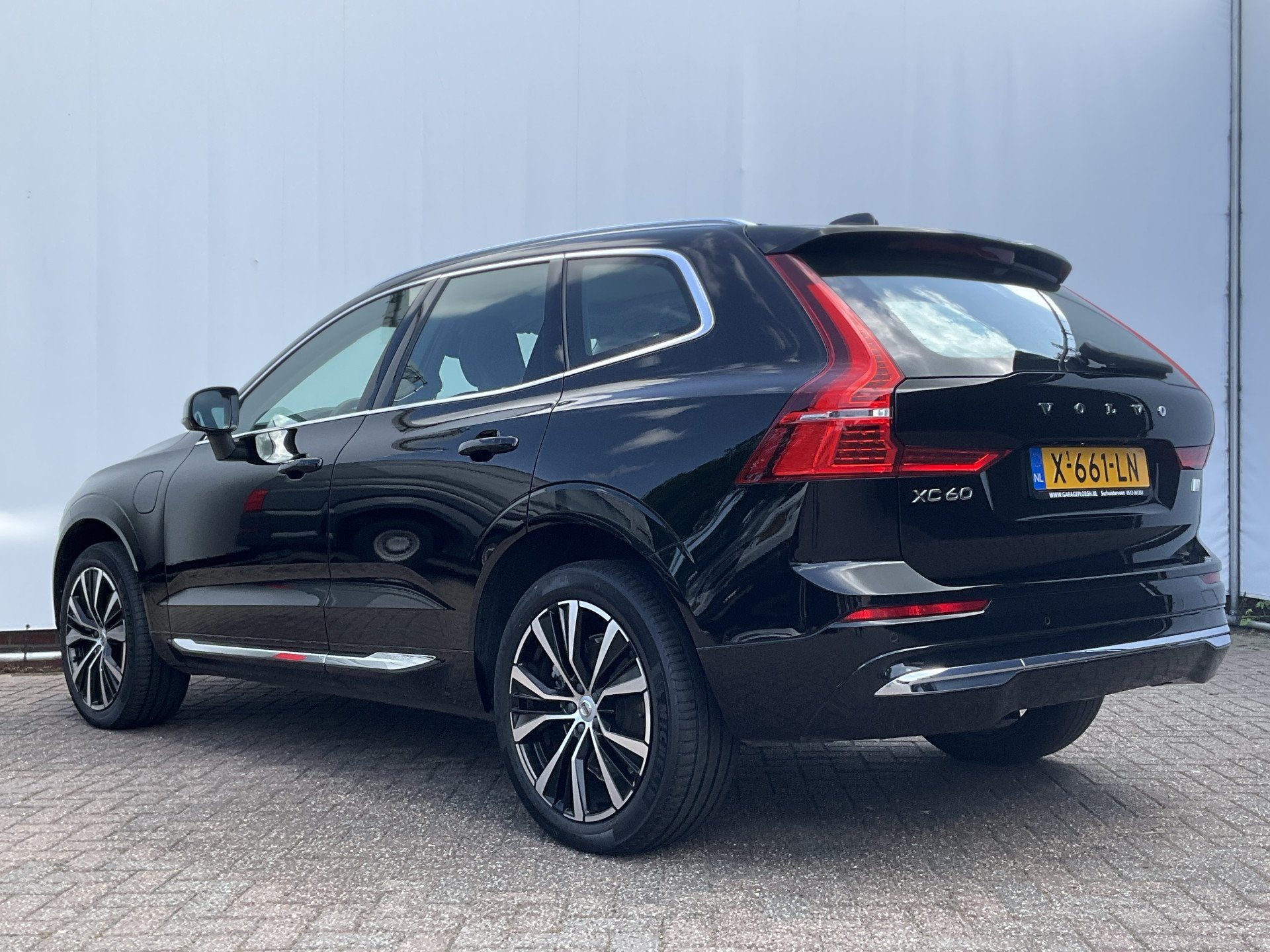 Volvo XC60 2.0 T6 Plug-in hybrid AWD Plus Bright Panorama Le, Auto's, Volvo, Automaat, Gebruikt, Euro 6, 4 cilinders