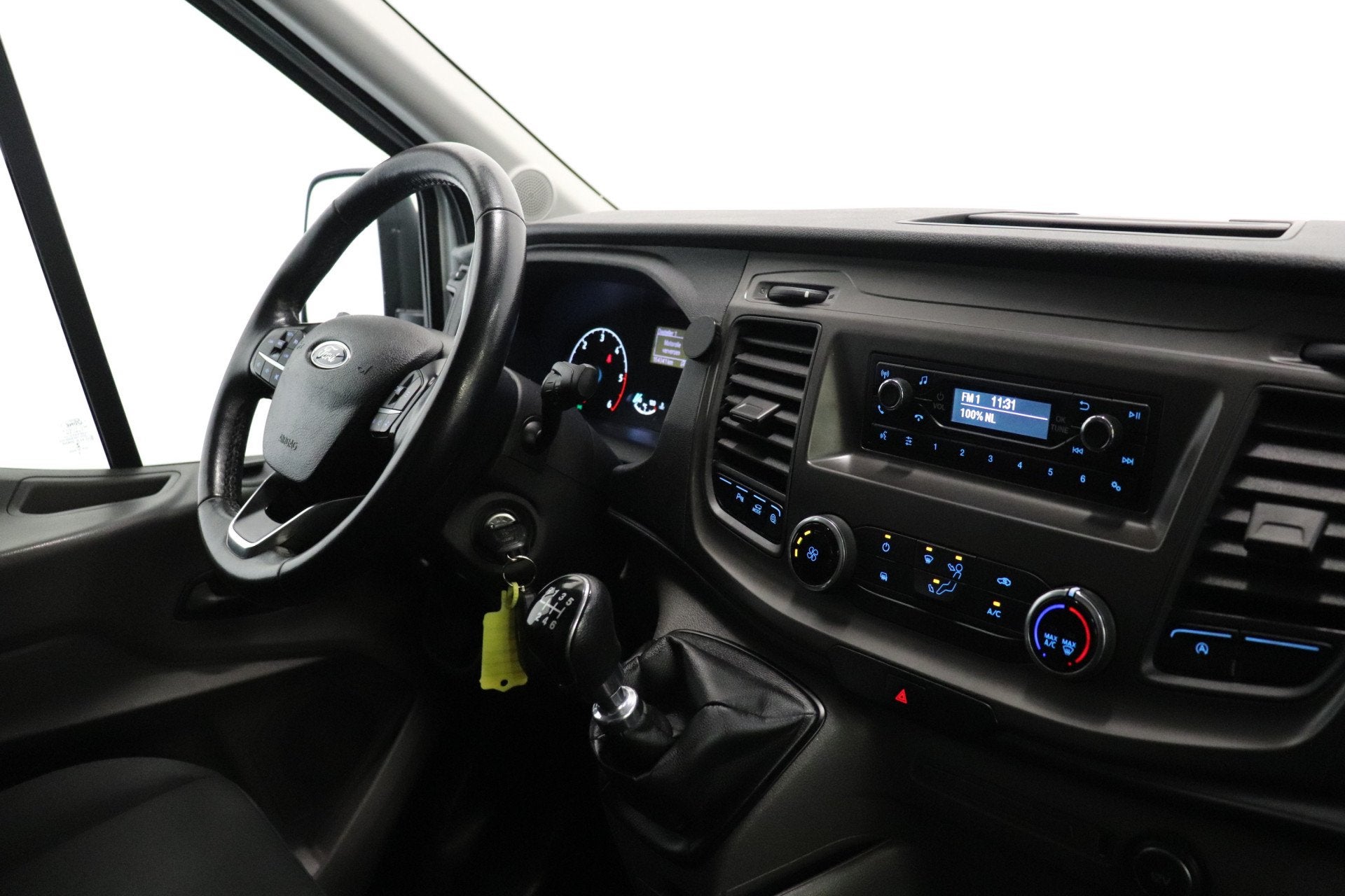 Ford Transit 2.0 TDCI L2H2 EURO 6 - Airco - Cruise - PDC -, Voorwielaandrijving, 4 cilinders, Wit, Bedrijf
