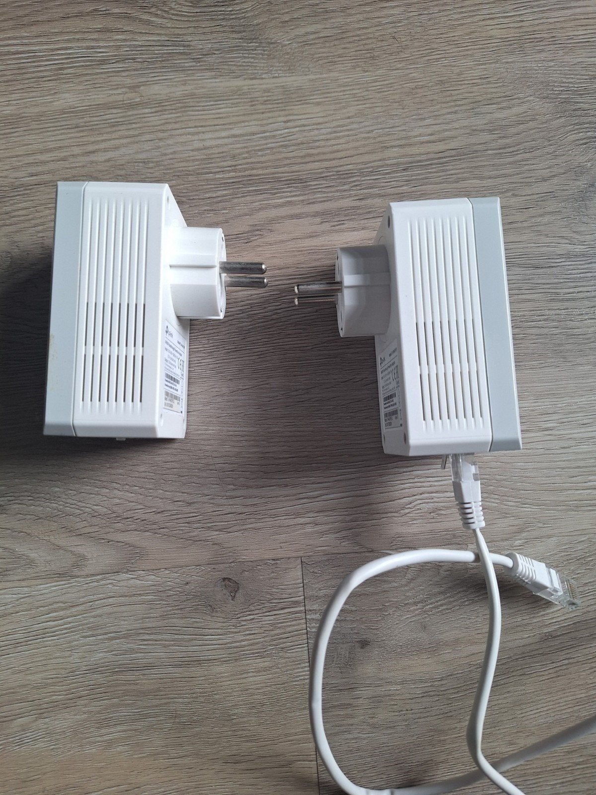 TP link internet via stopcontact, Computers en Software, Pc- en Netwerkkabels, Ophalen of Verzenden, Zo goed als nieuw