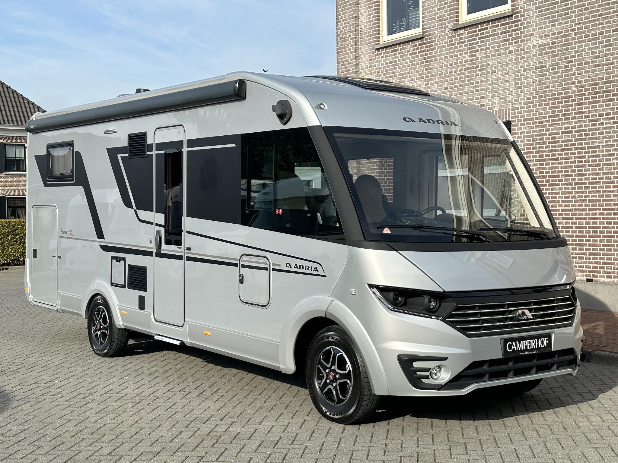 Adria Sonic 700 SL Supreme Alde, 4,4T, 7 tot 8 meter, Bedrijf, Diesel, Adria