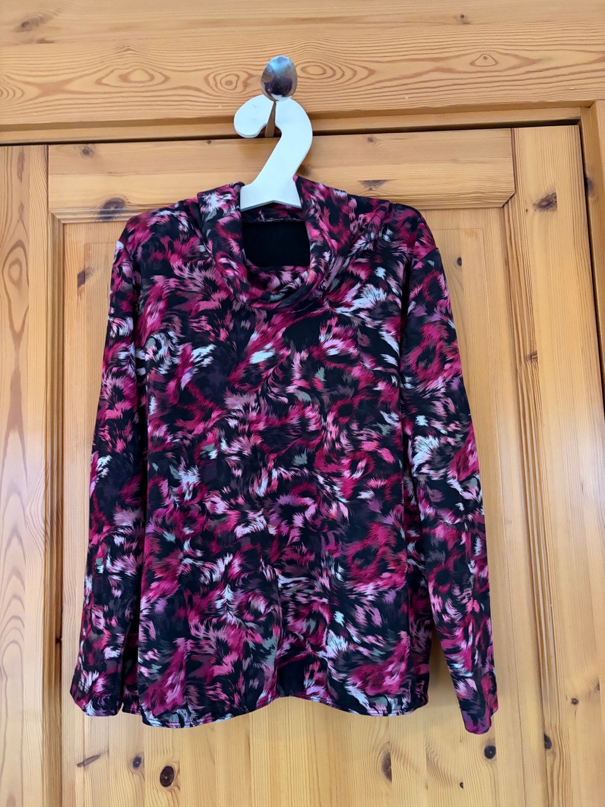 Trui met col lange mouw rood 44 oto 60 lengte 62, Ophalen of Verzenden, Zo goed als nieuw, Maat 42/44 (L), Roze