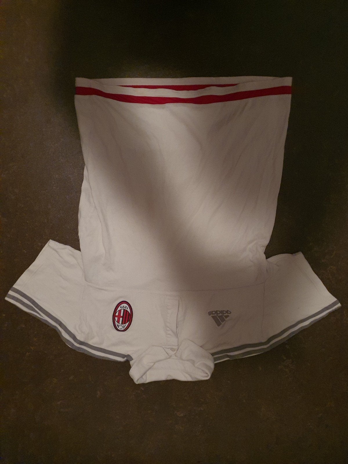 Adidas Ac Milan polo shirt maat L, Sport en Fitness, Voetbal, Maat L, Ophalen of Verzenden, Zo goed als nieuw, Shirt