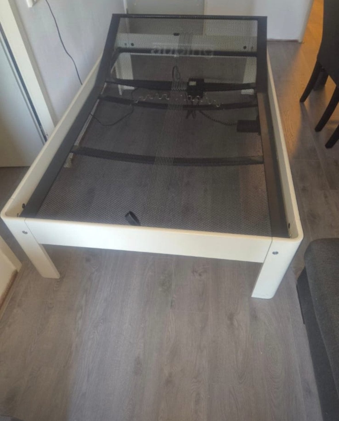 Witte Auping Auronde senioren bed elektrisch 120x200 cm hoog, Ophalen, Verstelbaar, Wit, Twijfelaar