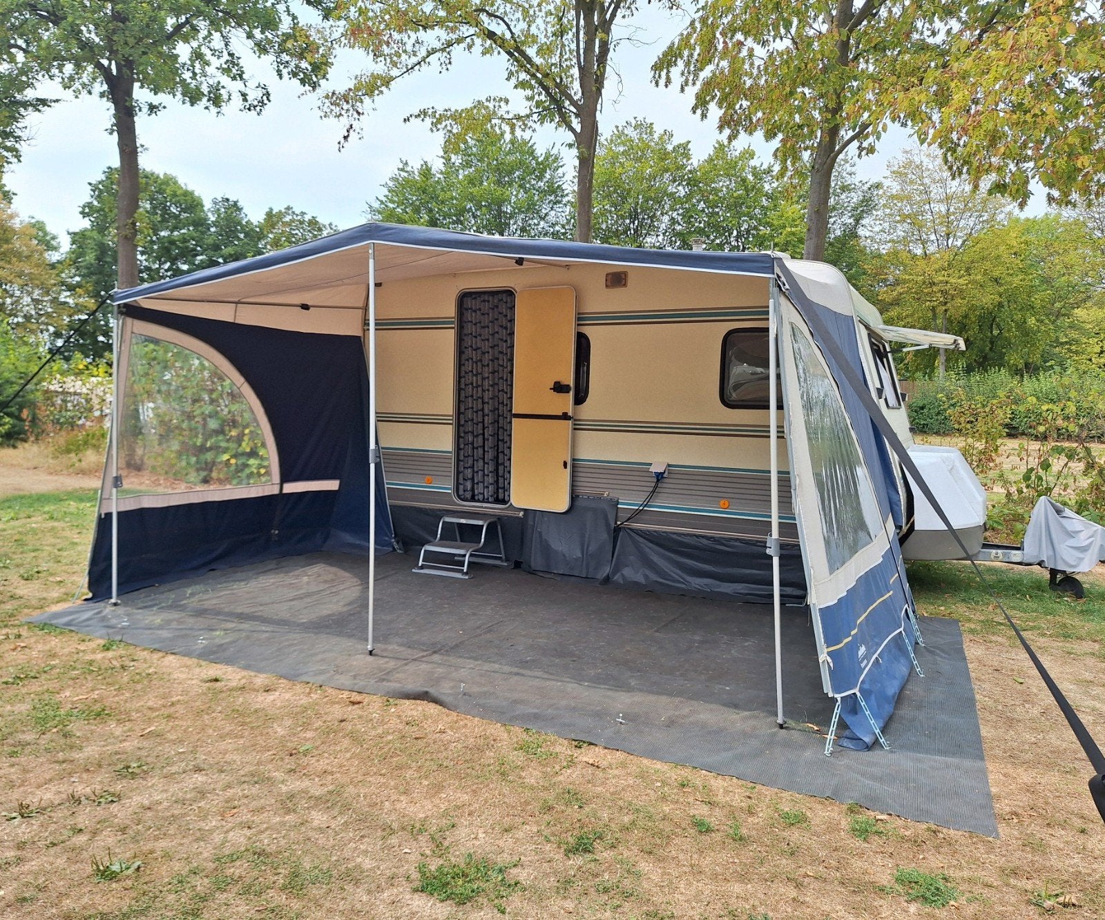 TEC 420 T - Gezellige gezinscaravan met stapelbed, Caravans en Kamperen, Caravans, T.E.C., Particulier, Tot en met 6, Dwarsbed