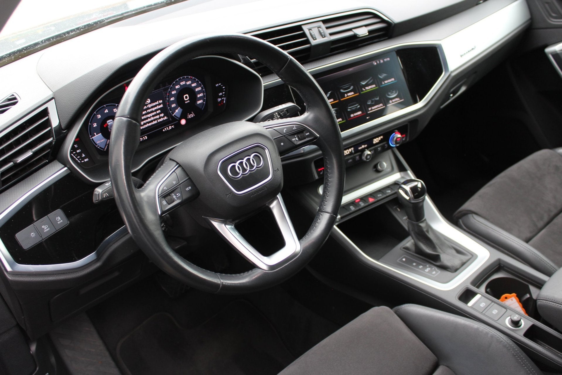 Audi Q3 45 TFSI quattro | S-Line | Trekhaak | Keyless | Dode, Gebruikt, 1984 cc, Bedrijf, Vierwielaandrijving