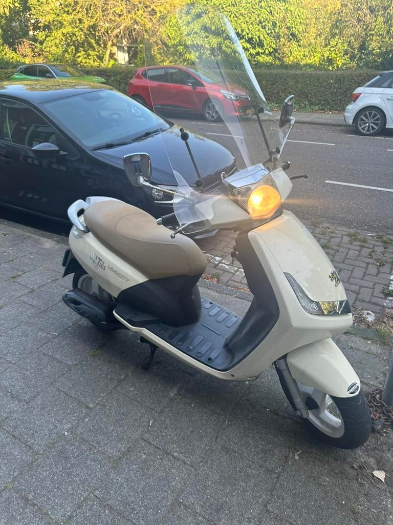 peugeot brommer, Fietsen en Brommers, Brommers | Peugeot, Ophalen, Gebruikt, Overige modellen, 0 versnellingen