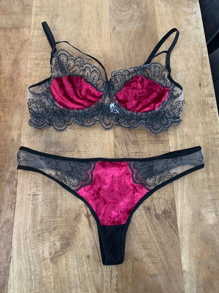 Mooie lingerie, Verzenden, Rood, Setje