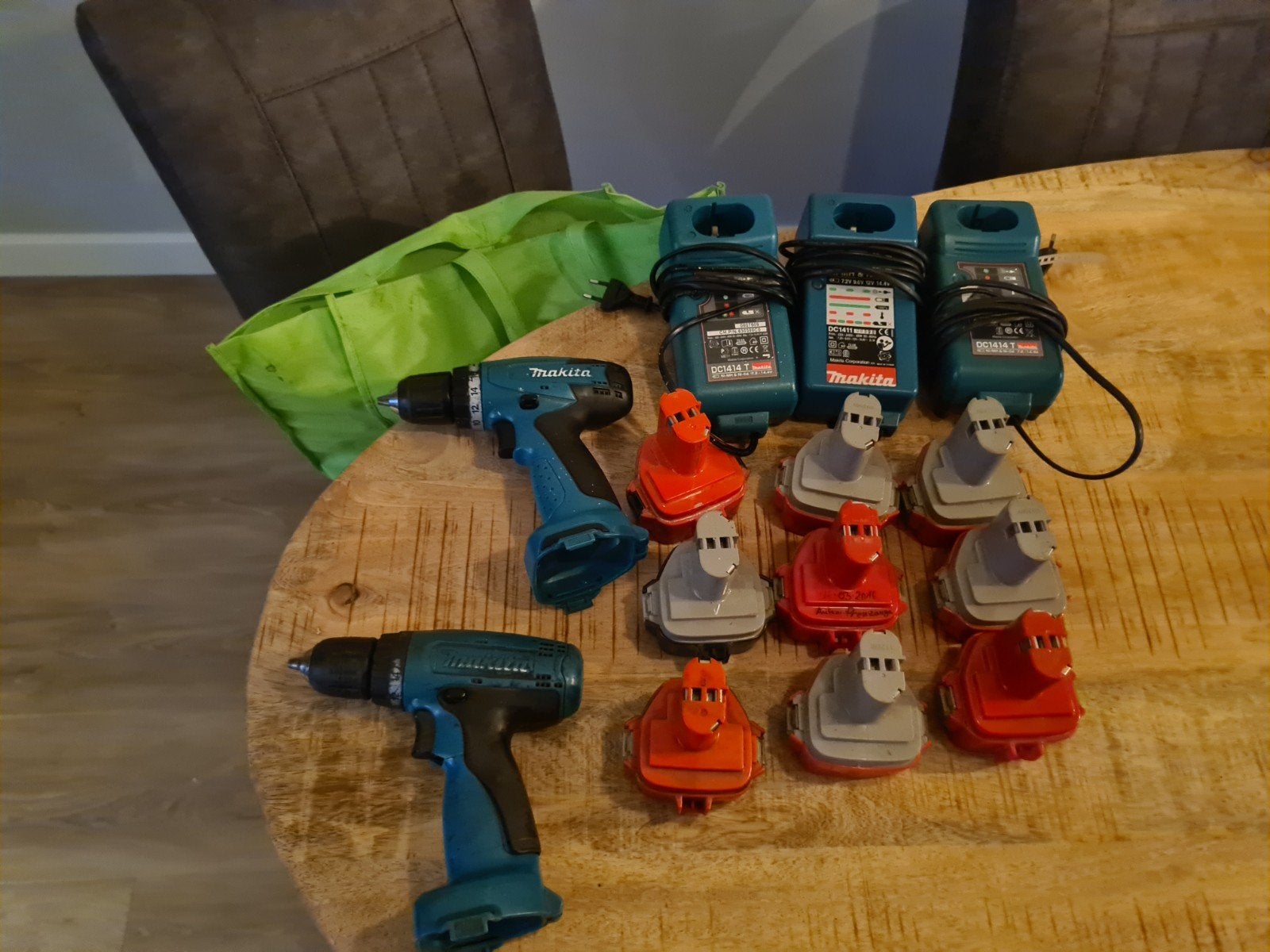 Makita 12v Boormachines met laders en accu's, Gebruikt, Variabele snelheid, Ophalen of Verzenden, Boor- en Schroefmachine