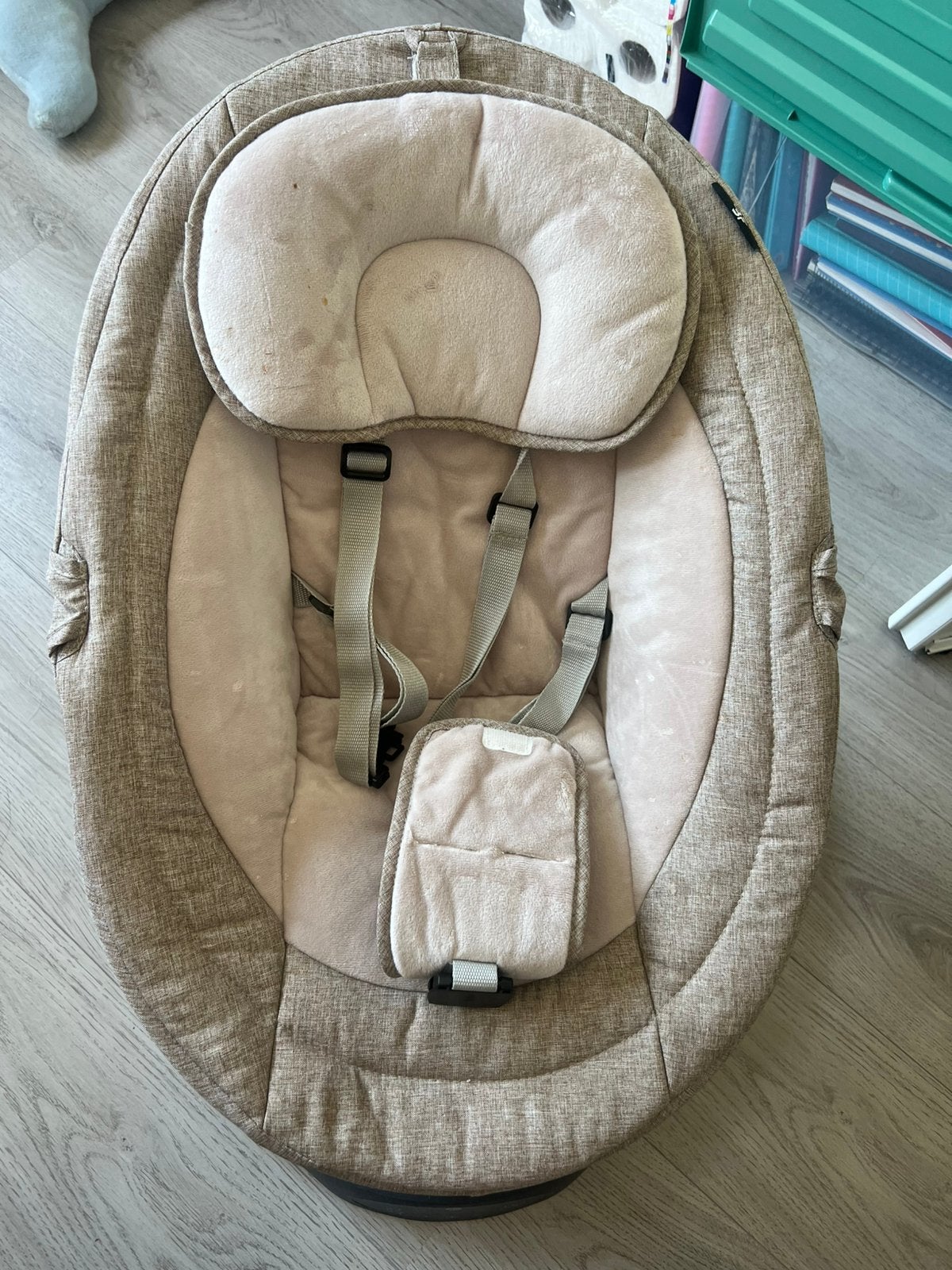 Bebies First elektrische schommelstoel, Kinderen en Baby's, Gebruikt, Schommelstoel, Met gordel(s) of riempje(s), Ophalen