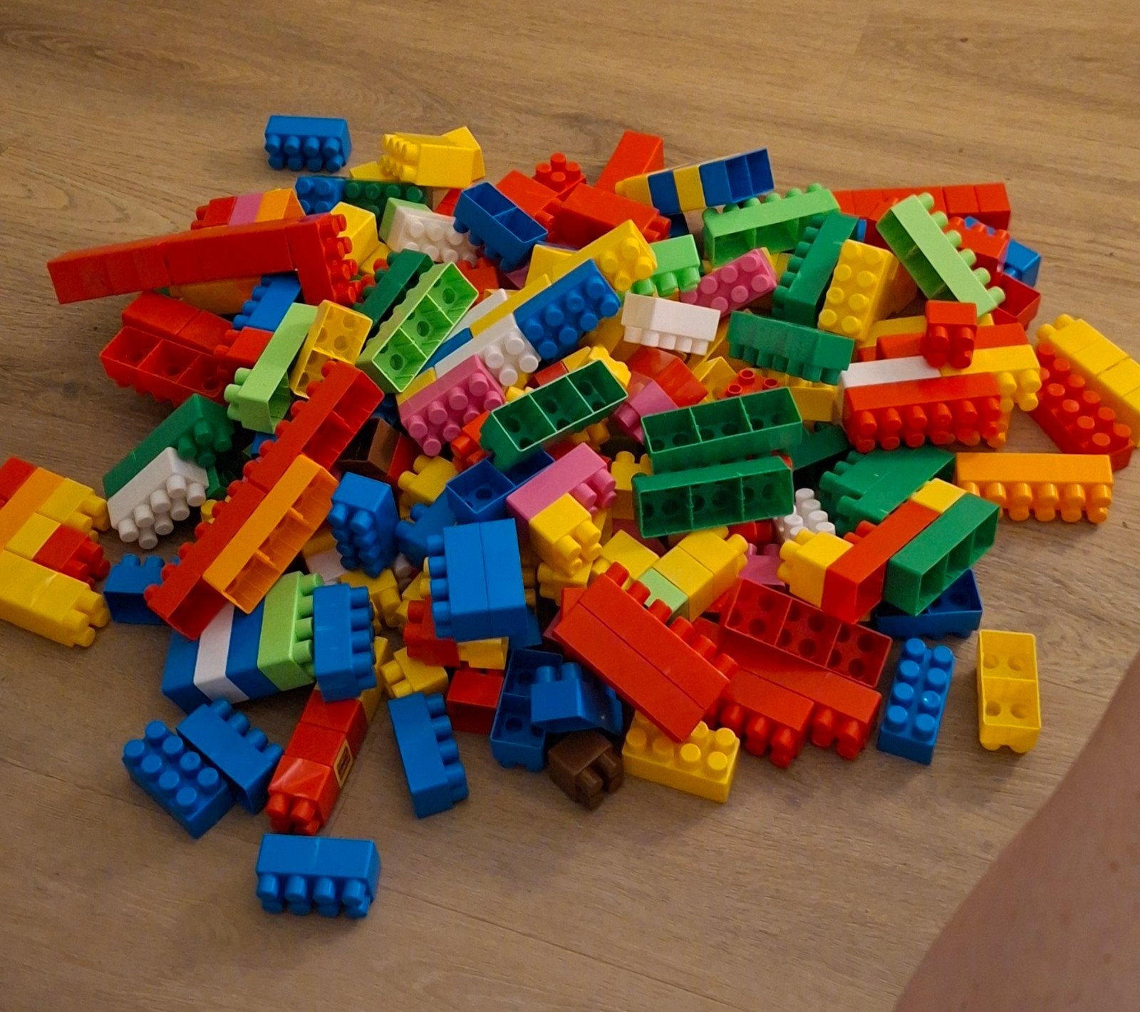 Grote partij plastic bouwblokken, ca. 250 stuks, Ophalen