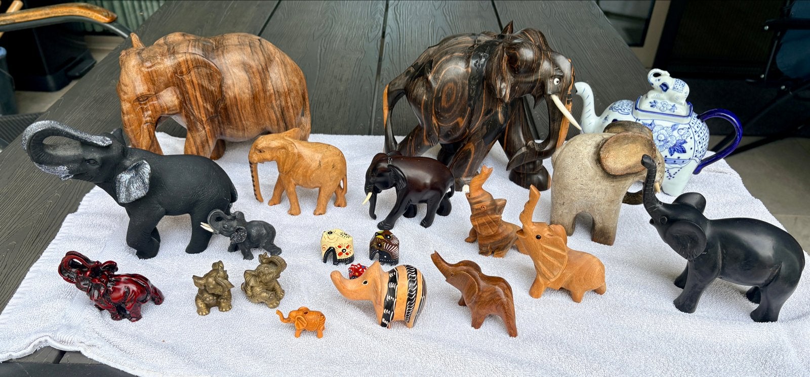 Grote collectie olifanten beeldjes - diverse materialen, Ophalen, Zo goed als nieuw, Dier