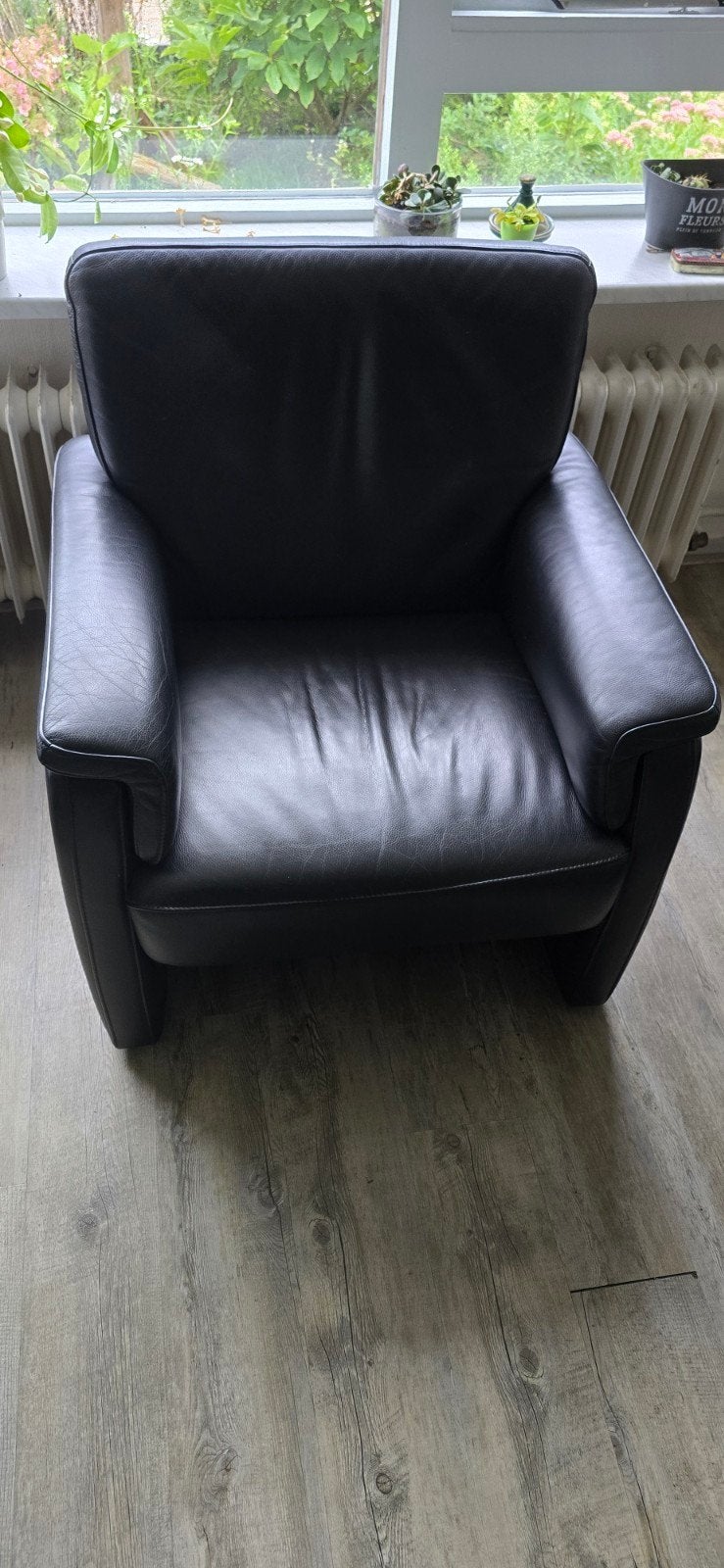 Zwarte leren fauteuil, Ophalen, Gebruikt, 75 tot 100 cm, Leer