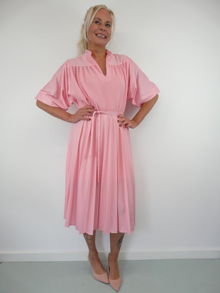*Abfab Vintage Zachtroze Jurk uit Engeland 40*, Maat 38/40 (M), Ophalen of Verzenden, Zo goed als nieuw, Knielengte