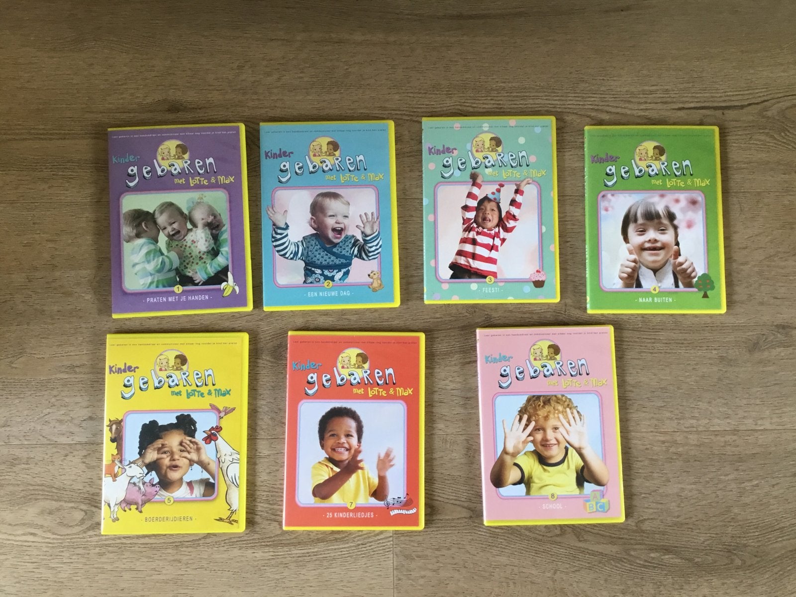 Lotte en Max gebaren dvd's deel 1, 2, 3, 4, 5, 7 en 8, Ophalen, Gebruikt, Alle leeftijden, Tv-serie