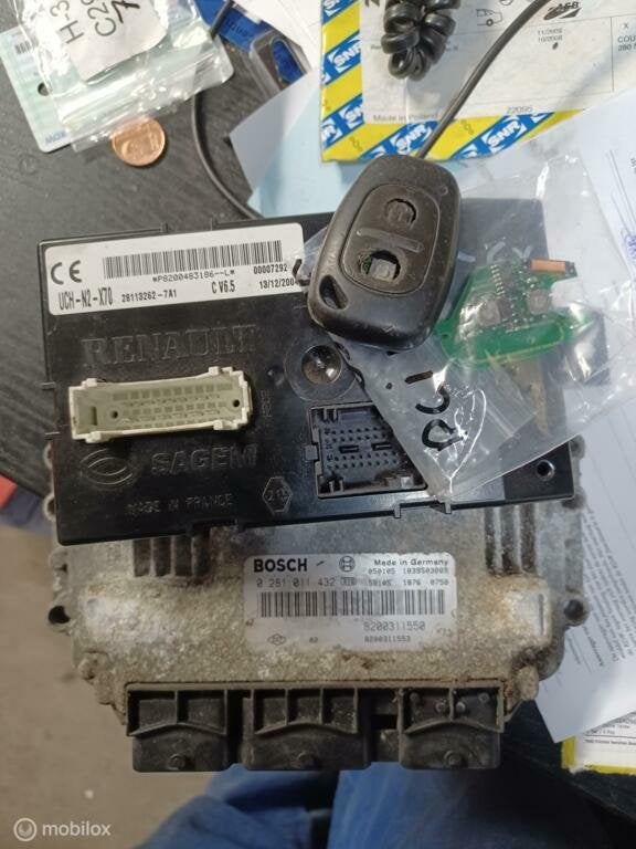 Inspuitcomputer+sleutels Renault Master8200311550 8200483186, Gebruikt, Renault, Ophalen of Verzenden, Renault