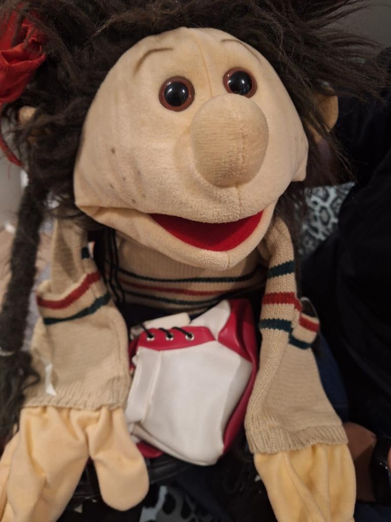 Living Puppets handpop meisje met schaatsen, Ophalen of Verzenden, Gebruikt, Overige typen
