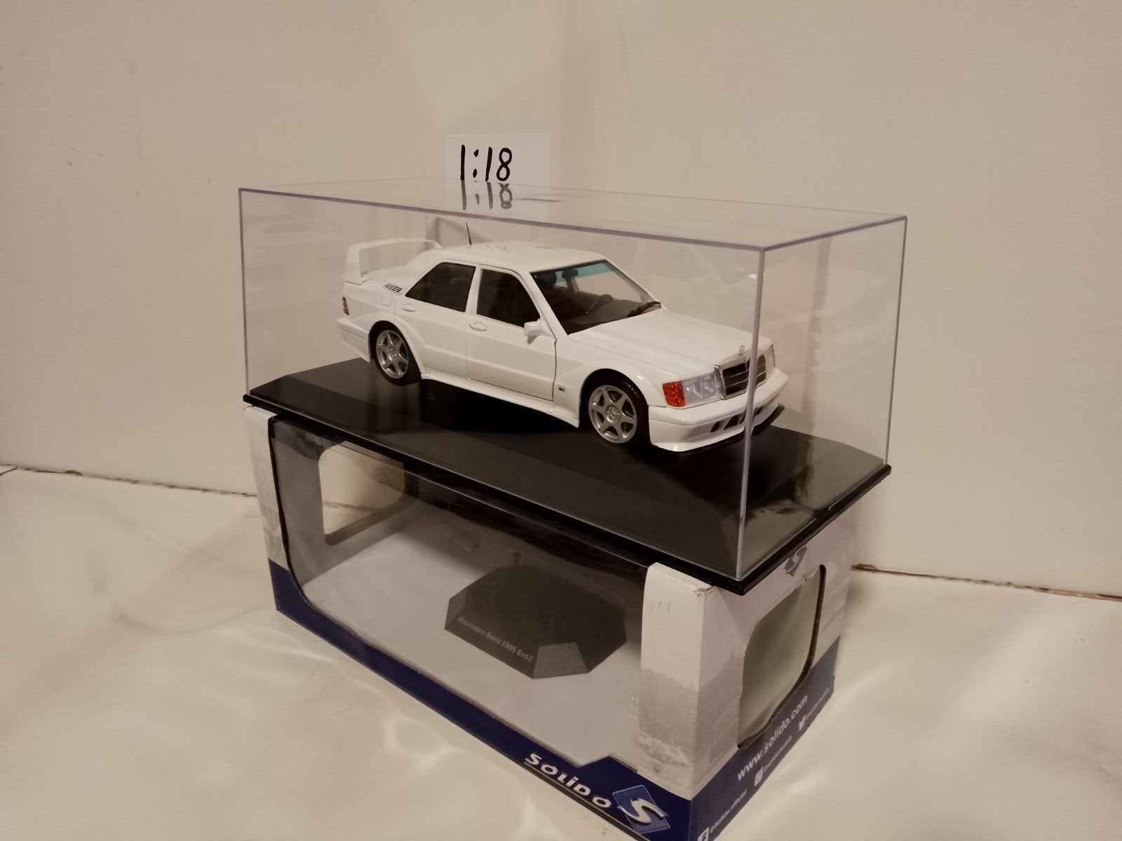 Solido - 190 E 2.5-16 Evolution II  wit, Hobby en Vrije tijd, Modelauto's | 1:18, Ophalen of Verzenden, Zo goed als nieuw, Auto