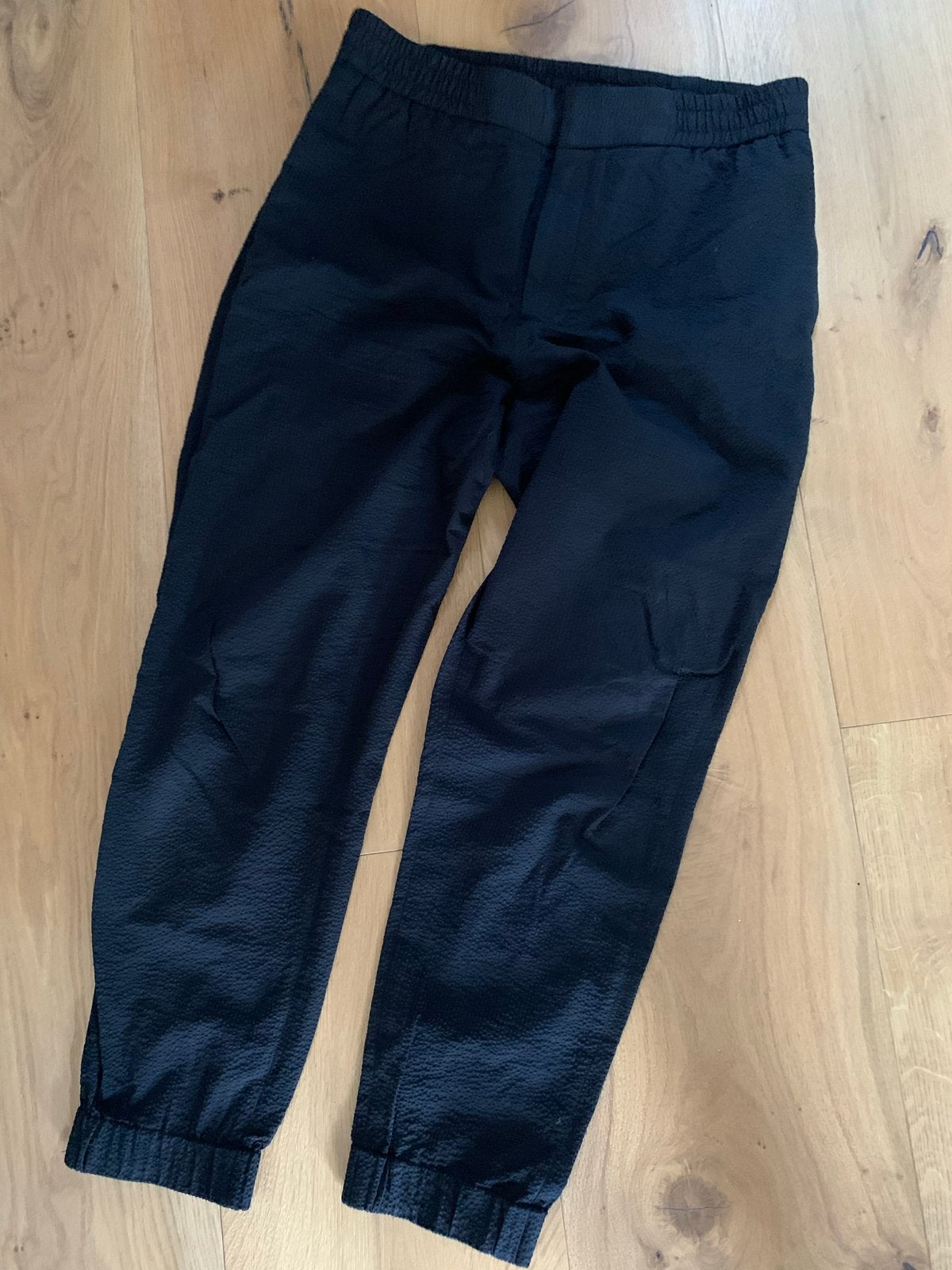 COS lichte zwarte zomer joggingbroek - Maat 50 (M), katoen, Verzenden, Zo goed als nieuw, Maat 48/50 (M), Zwart