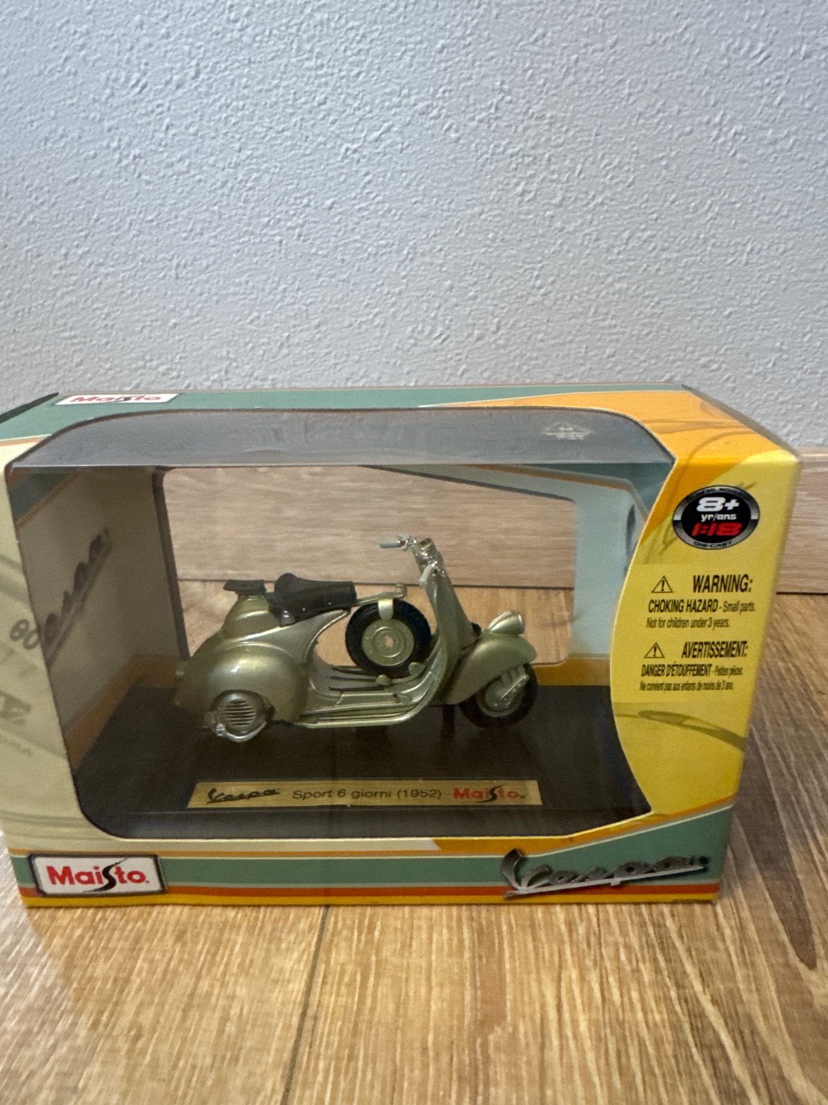 Maisto Vespa Sport 6 Giorni (1952) model, Hobby en Vrije tijd, Overige merken, 1:32 tot 1:50, Overige typen, Nieuw