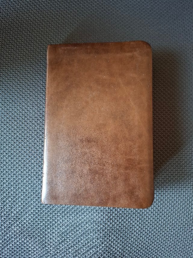 The Holy Bible - Crossway (ESV), Ophalen of Verzenden, Zo goed als nieuw