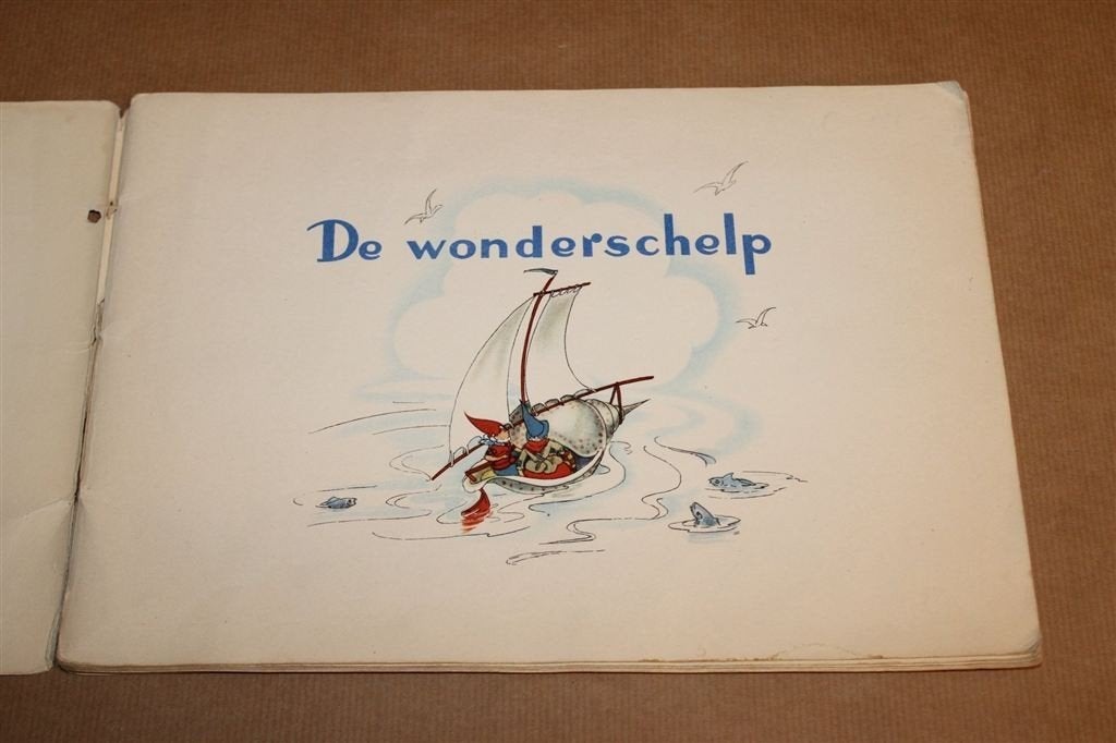 De Wonderschelp — Piggelmee, Van Nelle Album 1950, Boeken, Ophalen of Verzenden, Gelezen