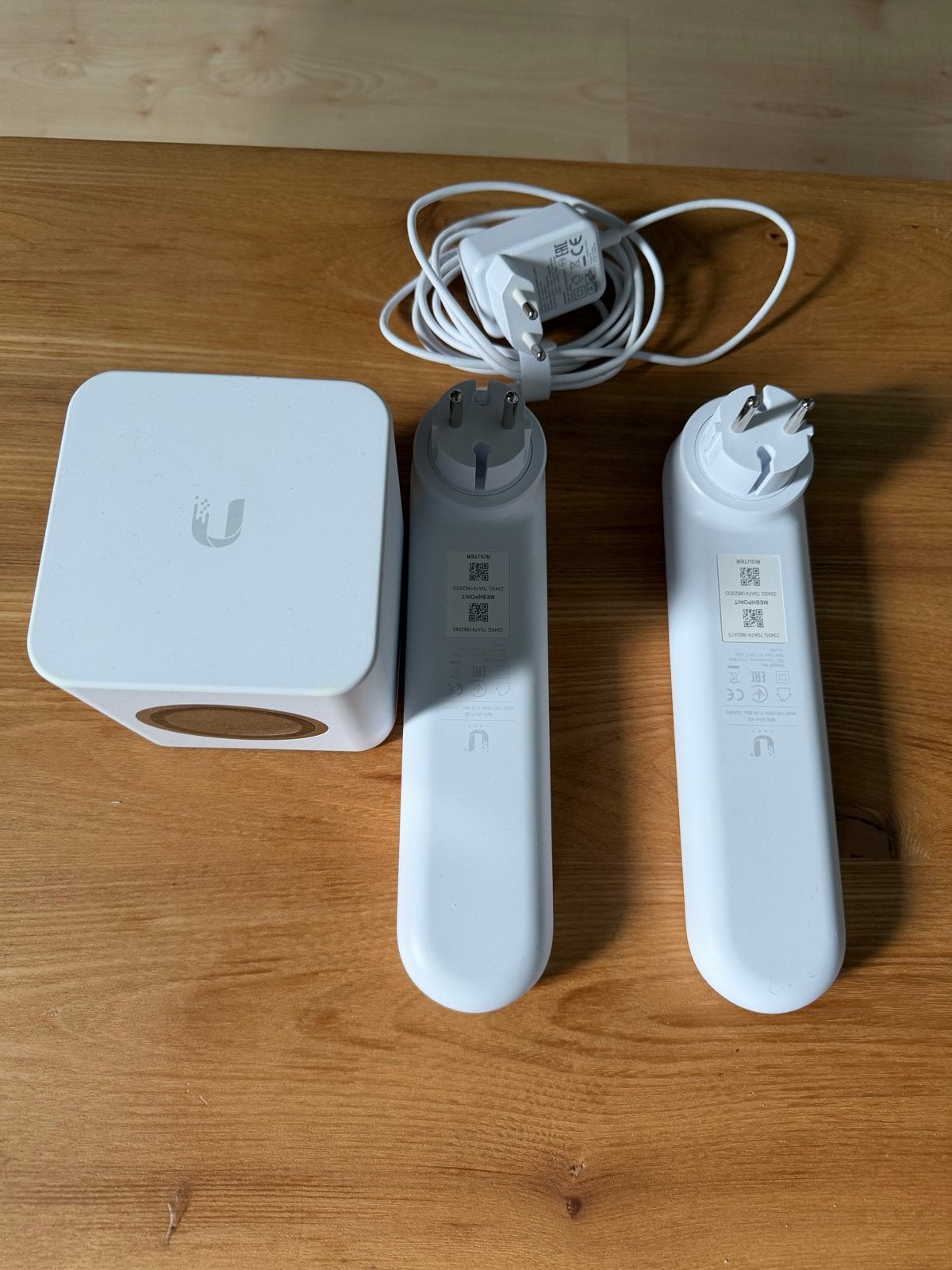 Ubiquiti Amplifi HD Mesh Router met 2 Mesh Points, Ophalen of Verzenden, Zo goed als nieuw, Router