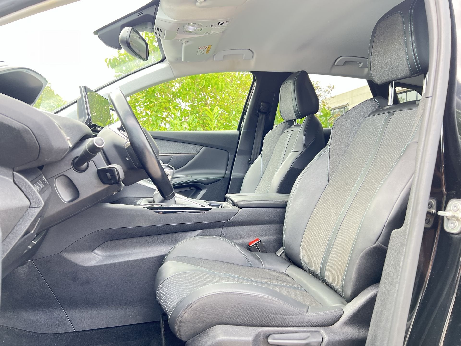 Peugeot 3008 1.2 PureTech Blue Lease Allure |TREKHAAK|CLIMA|, Stof, Gebruikt, 1199 cc, Zwart