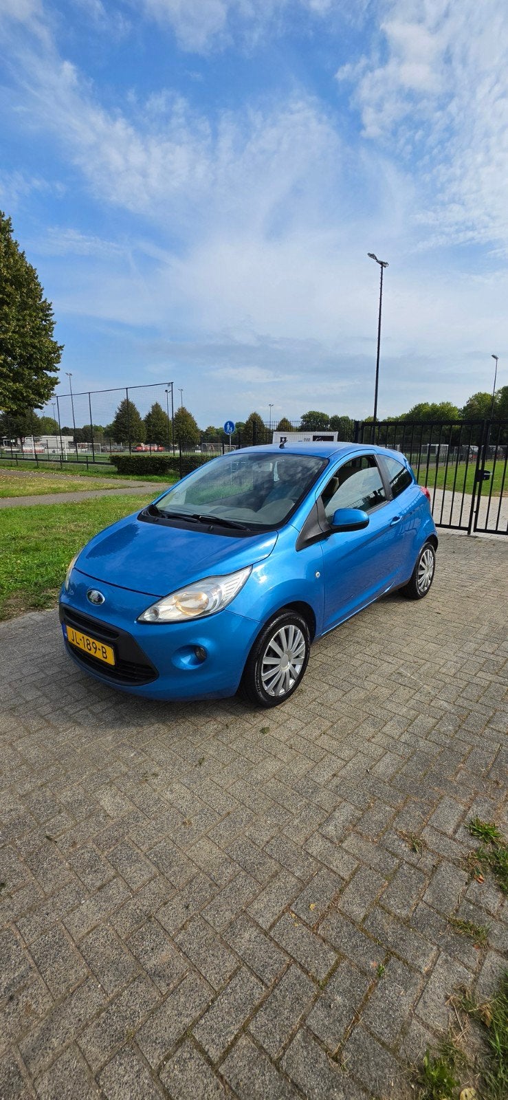 Ford ka Titanium, AIRCO,NEW APK, 117800 KM BEIGE INTERIEUR, Auto's, Voorwielaandrijving, Dealer onderhouden, Stof, 4 cilinders